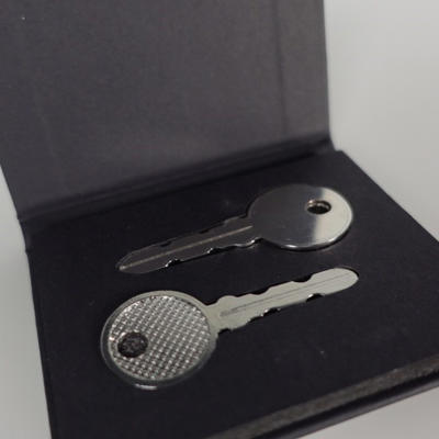 HIDE-A-KEY - Chris Rawlins