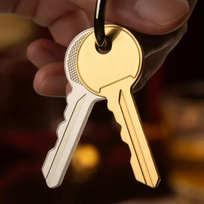 SCOTCH & WHISKEY - Tom Elderfield