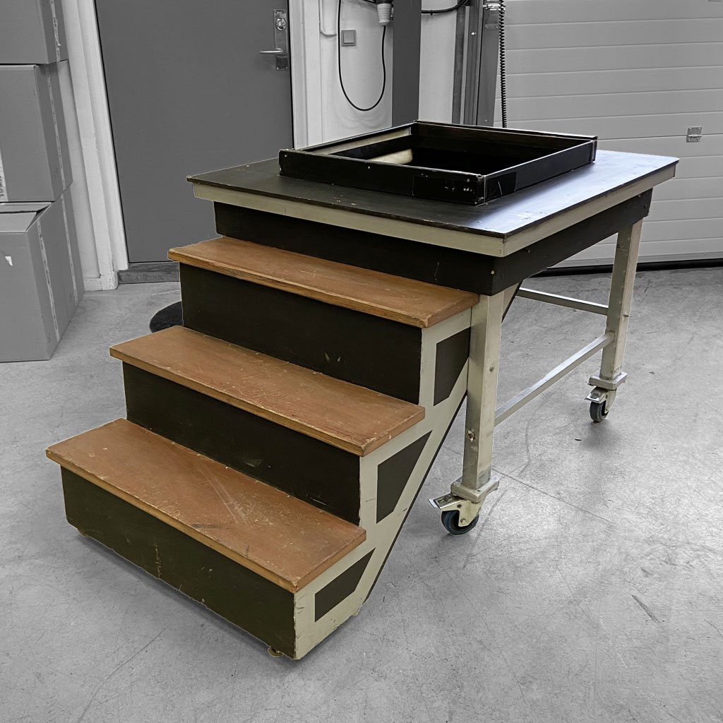 USED STAIRS & BASE ILLUSION