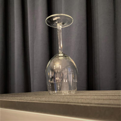 GLASS BREAKING TABLE