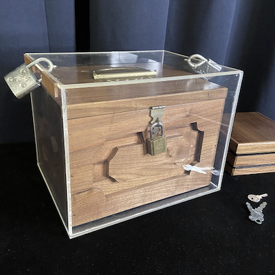 WORLD'S GREATEST PREDICTION CHEST - Arturo, Roydon, Bob Mason