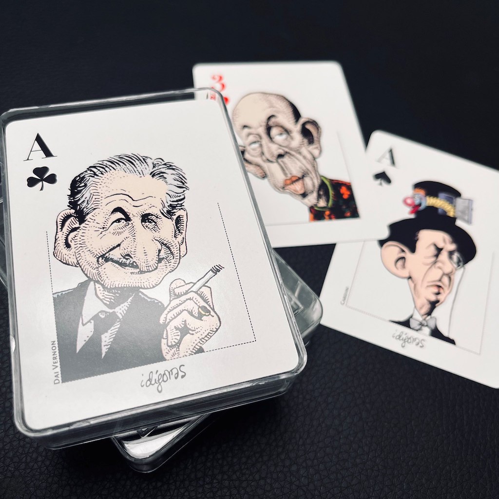 MAGICIANS PLAYING CARDS (red) - Angel Idígoras
