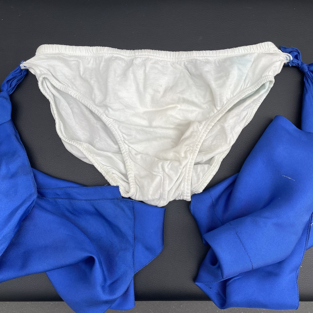 PANTS BETWEEN