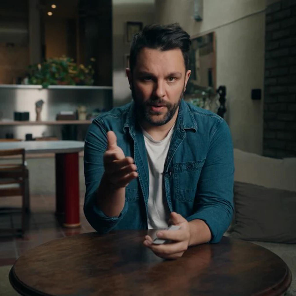 UNREAL CARD MAGIC - Ben Earl