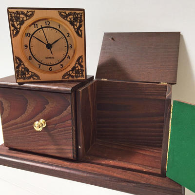 THE ANTIQUE CLOCK BOX