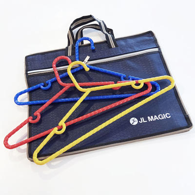 LINKING COAT HANGERS - Lee Ju Yong