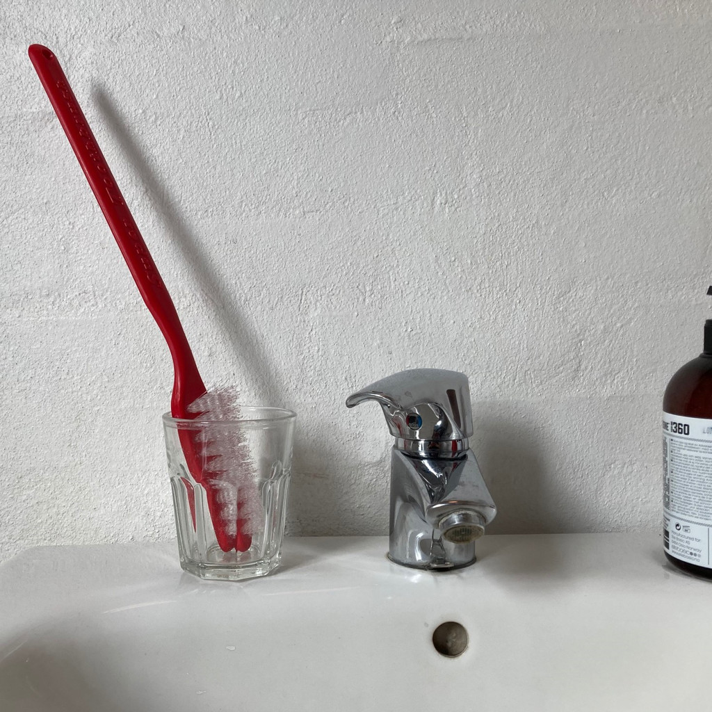 COMEDY GIANT TOOTHBRUSH 