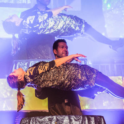 BAR TABLE LEVITATION - with flightcases