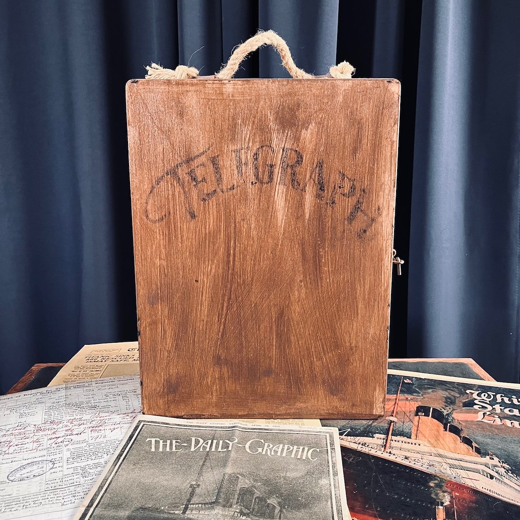 TITANIC TELEGRAPH - Magic Clover Shop