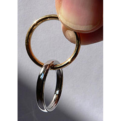 BENNETT HIMBER RING - golden wedding ring