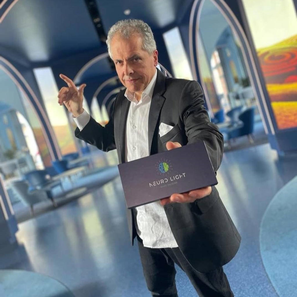 NEURO LIGHT - Marc Antoine