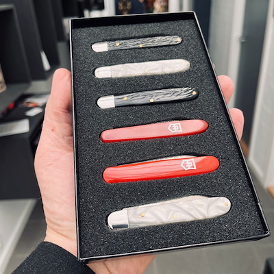 COLOR CHANGING KNIVES - David Regal