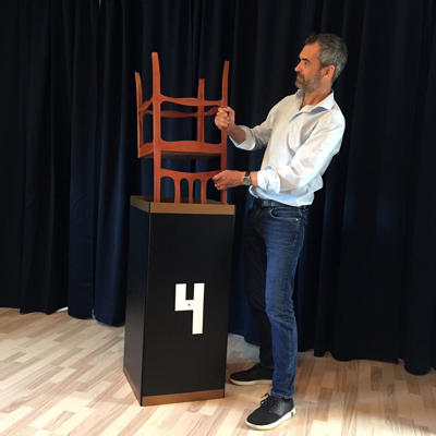 TOPSY-TURVY CHAIR - Arsene Lupin