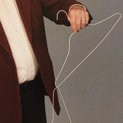 IMPROMPTU LINKING COATHANGERS - Mike Caveney