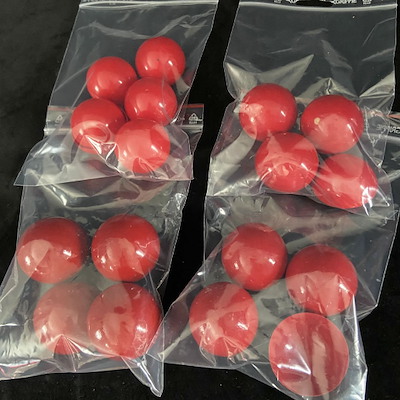 MIX OF RED MULTIPLYING BALLS