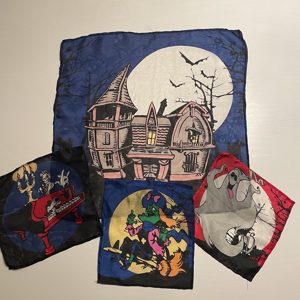 HAUNTED HOUSE SILKS