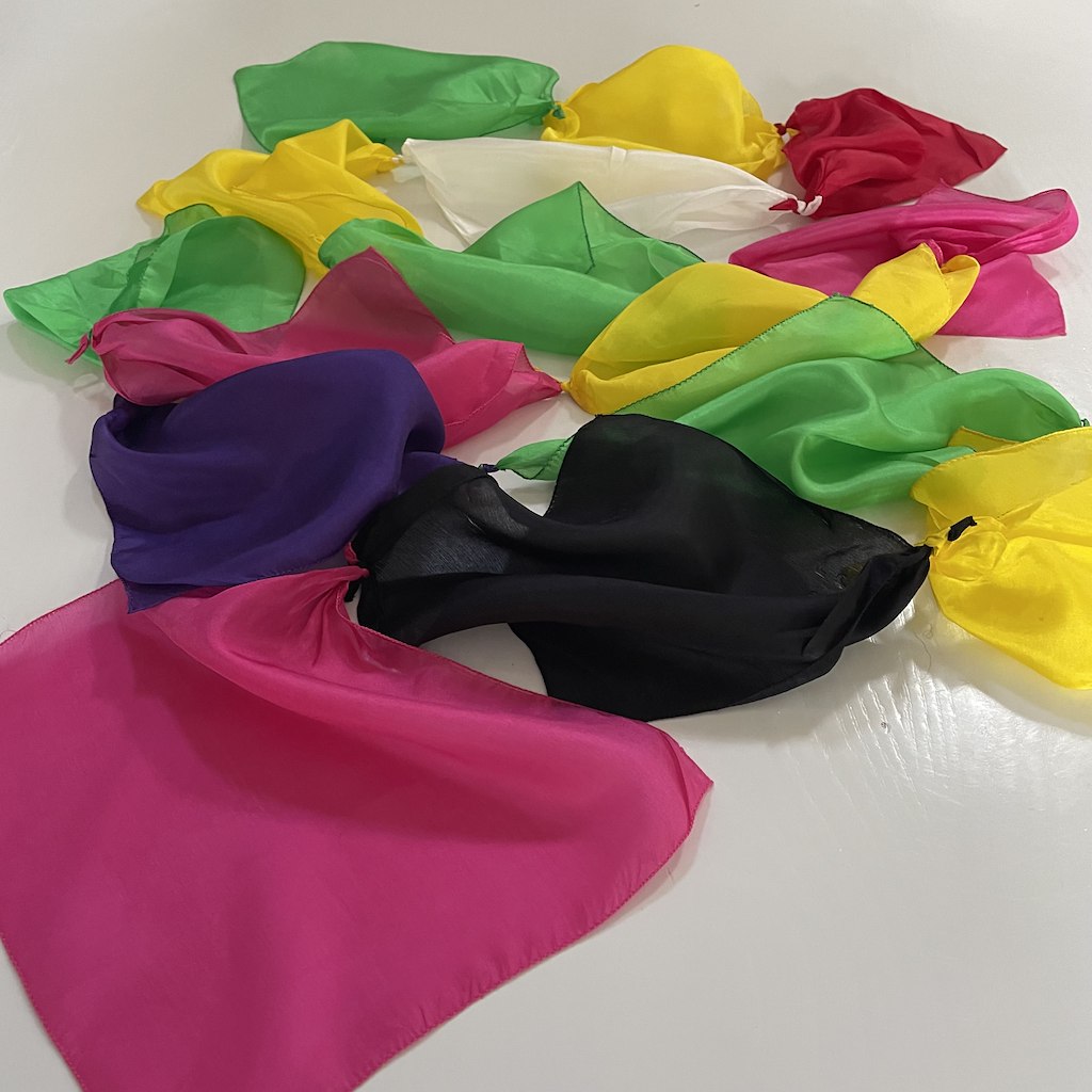 GARLAND OF SILKS