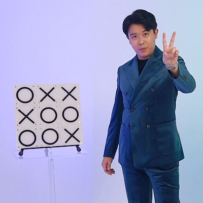 PRO PARLOUR TIC TAC TOE - Bond Lee & Wan