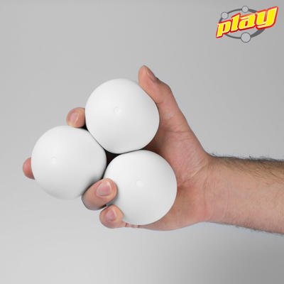 BLØD JONGLERINGSBOLD FRA PLAY 67 mm.