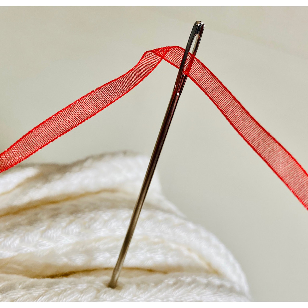 LIGE IGENNEM NÅLEØJET