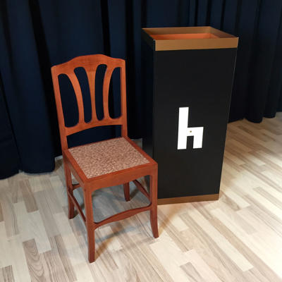 TOPSY-TURVY CHAIR - Arsene Lupin