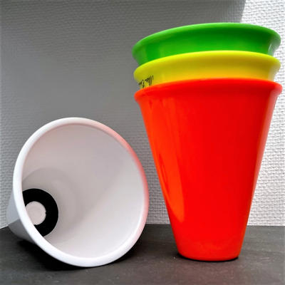 JUGGLING CUPS
